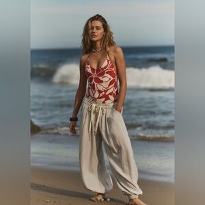 FREE PEOPLE NEW NEVER WORN! SIZE MEDIUM